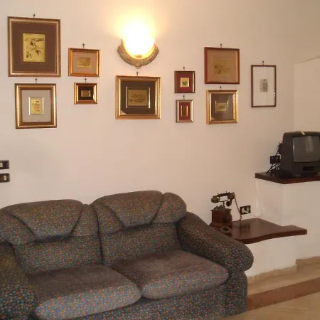 Holiday home Il Glicine Di Carmen